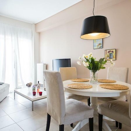 Elegant Home Next To Metro Athena Bagian luar foto