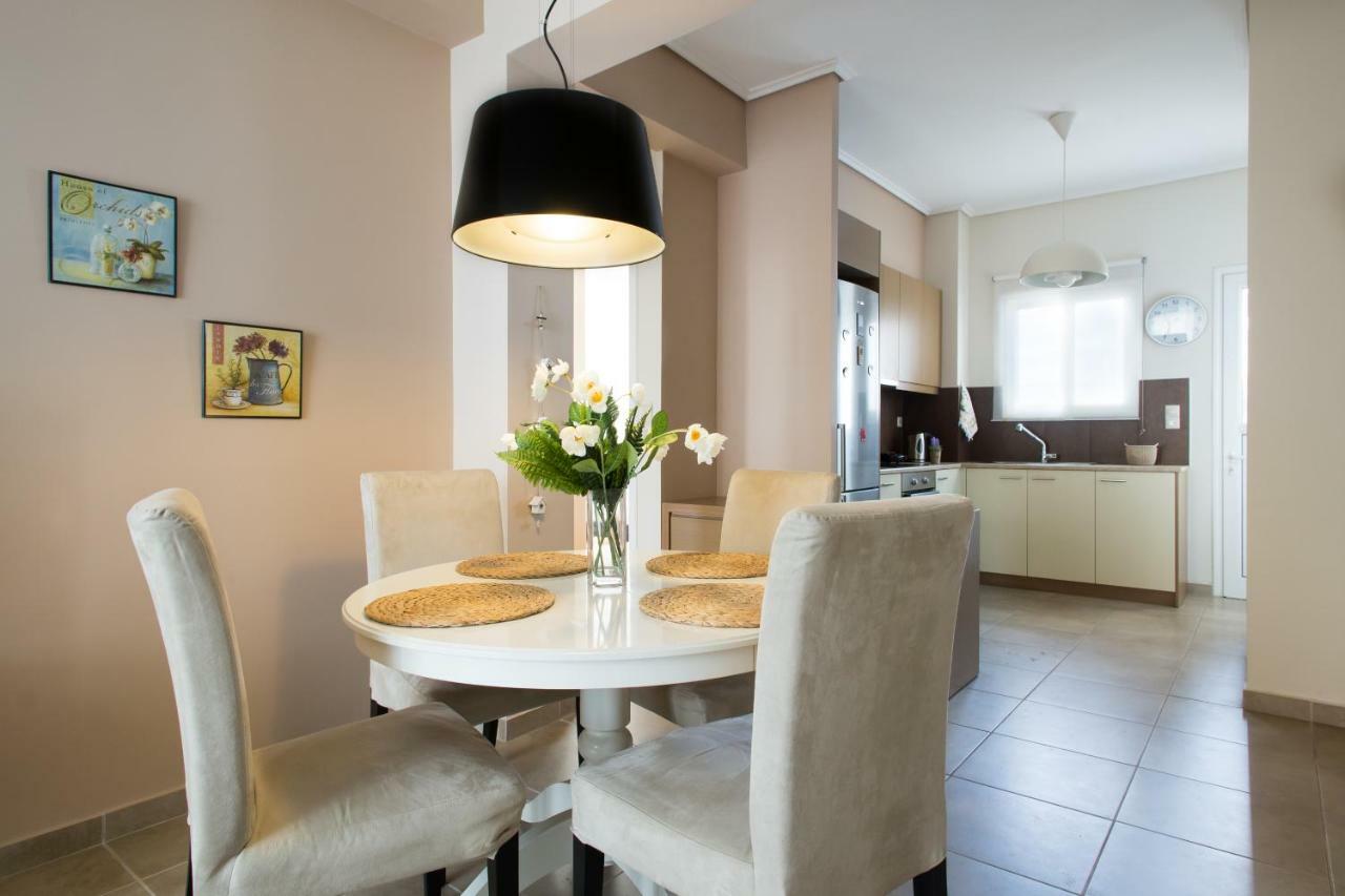 Elegant Home Next To Metro Athena Bagian luar foto
