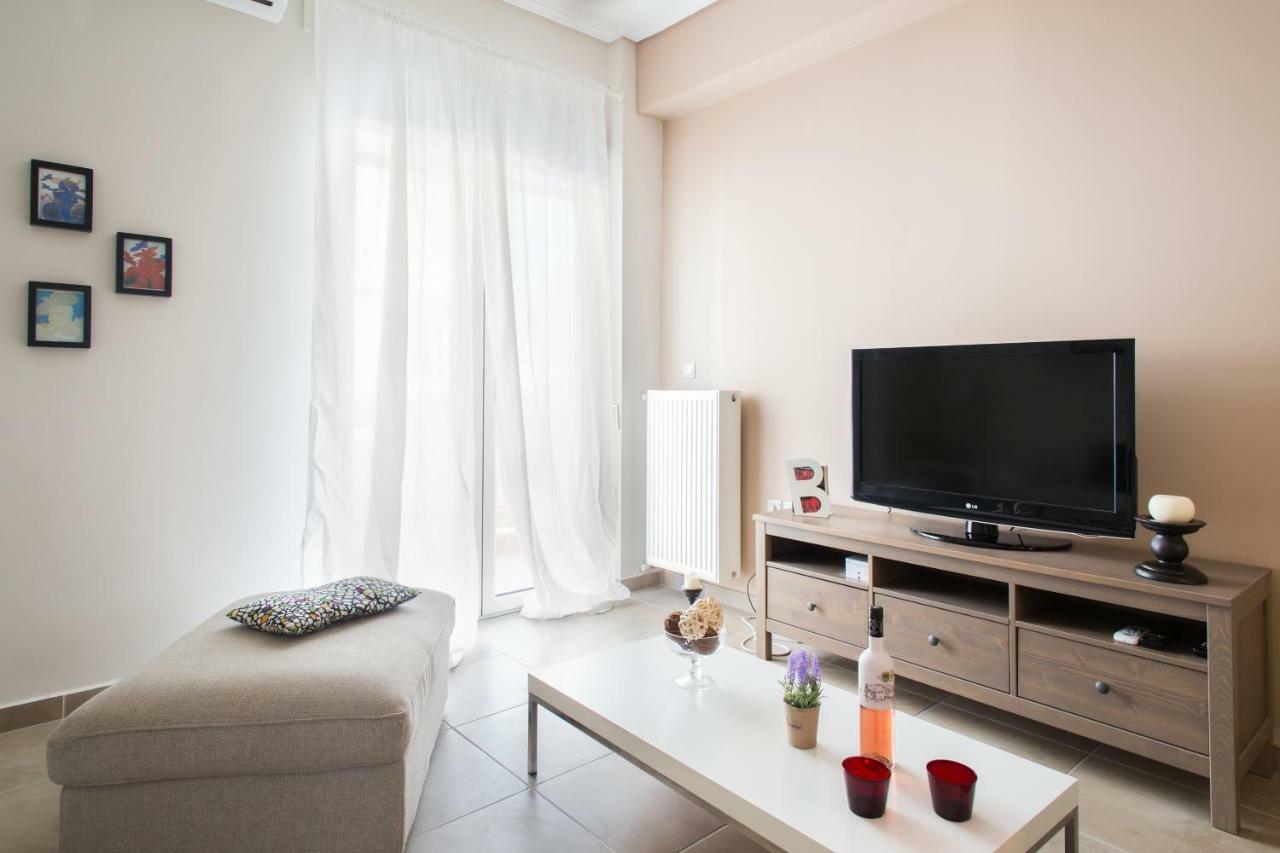 Elegant Home Next To Metro Athena Bagian luar foto