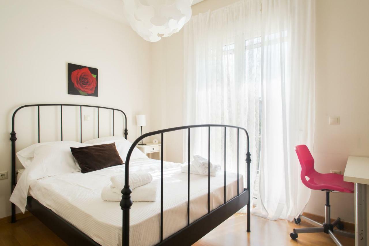 Elegant Home Next To Metro Athena Bagian luar foto