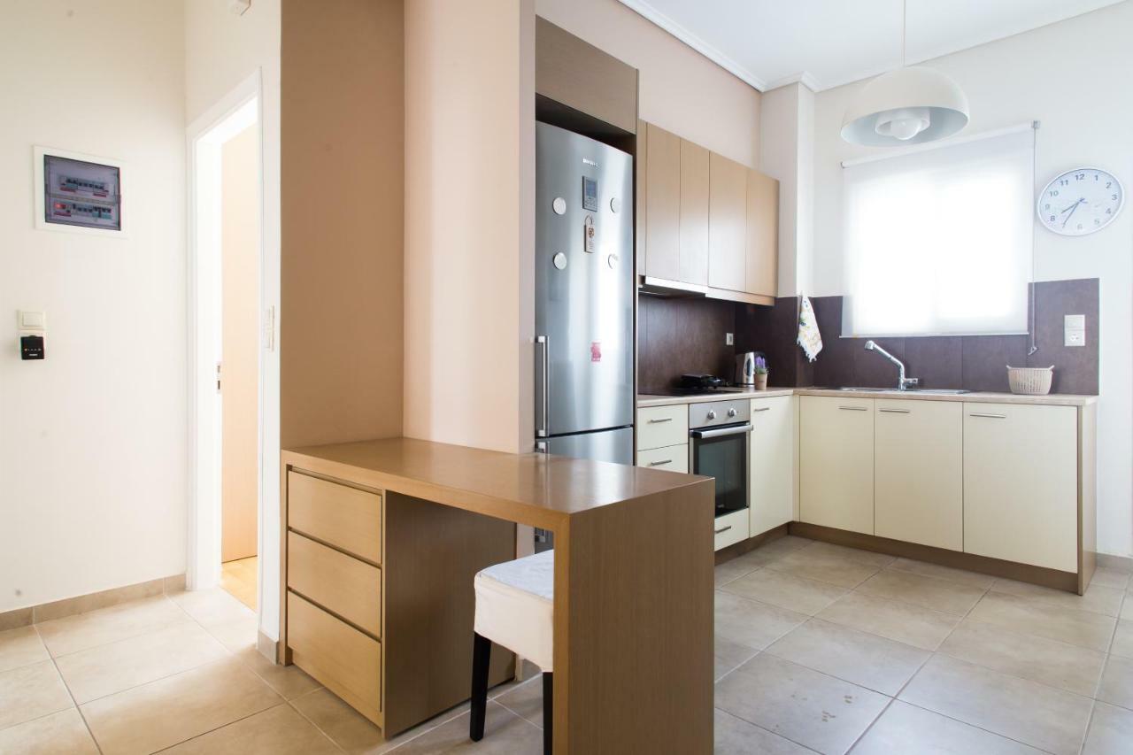 Elegant Home Next To Metro Athena Bagian luar foto