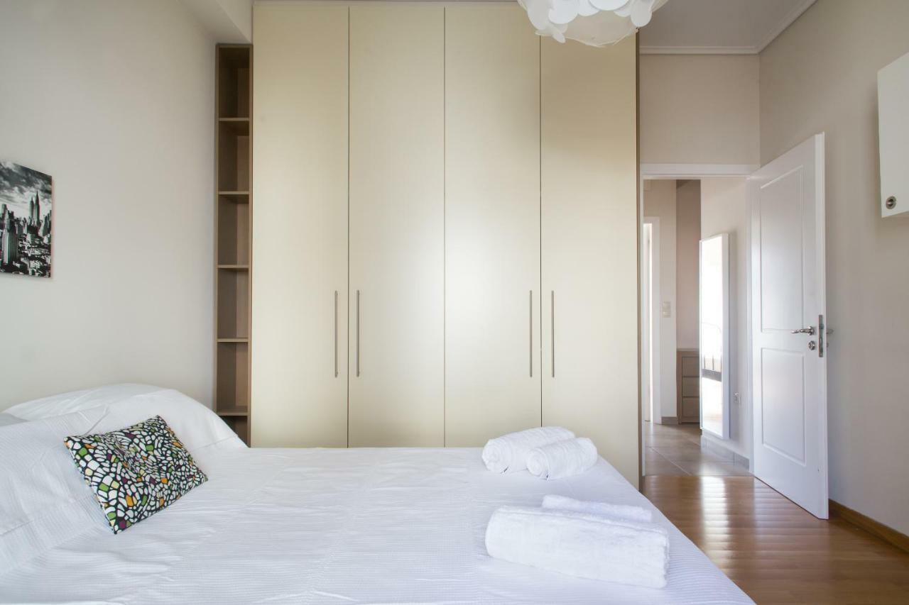 Elegant Home Next To Metro Athena Bagian luar foto